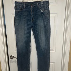 Vintage Levi’s 550 Straight leg Distressed denim. Mens W38 x L34